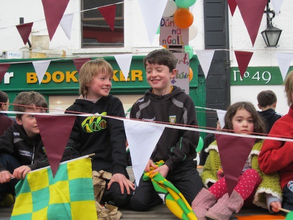 These two fellas did share all those sweets with the Letterkenny crowds! We saw them!