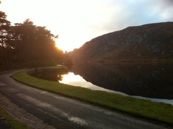 Rounding the bend towards the castle and thinking of hot chocolate in the tea rooms!